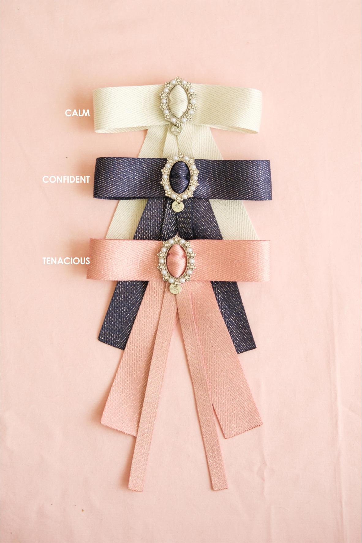 DEADLINE DARLING (BROOCH)