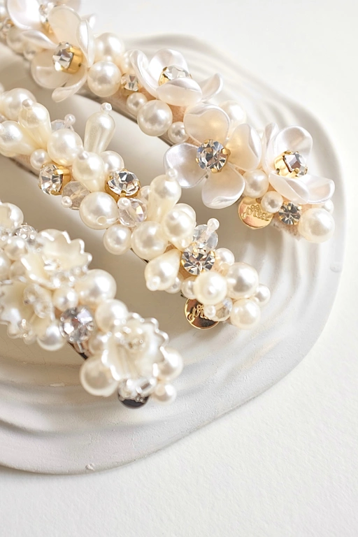 Image of HUA (FRENCH CLIP)