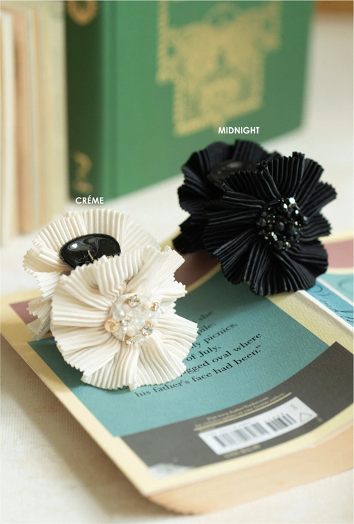 Image of KEEPSAKE (CLAW LARGE)