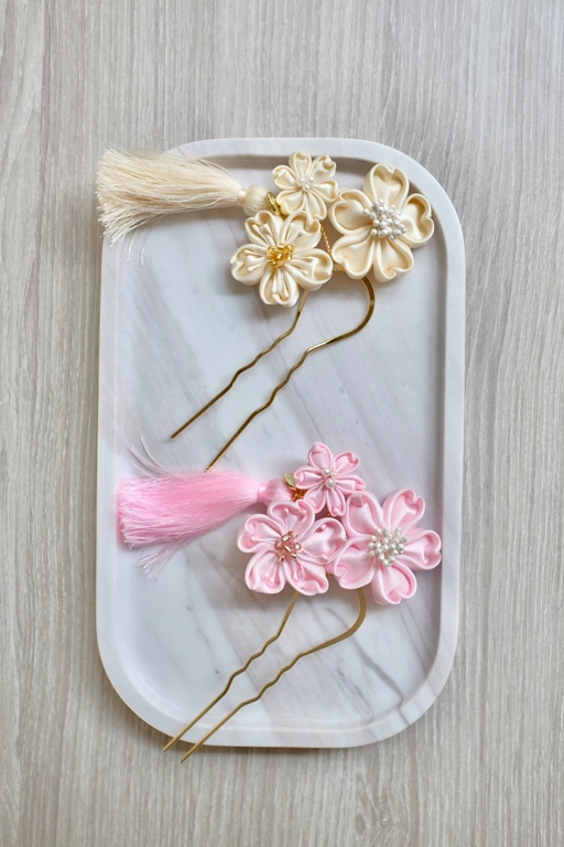 Image of MEI HUA (HAIRPIN)