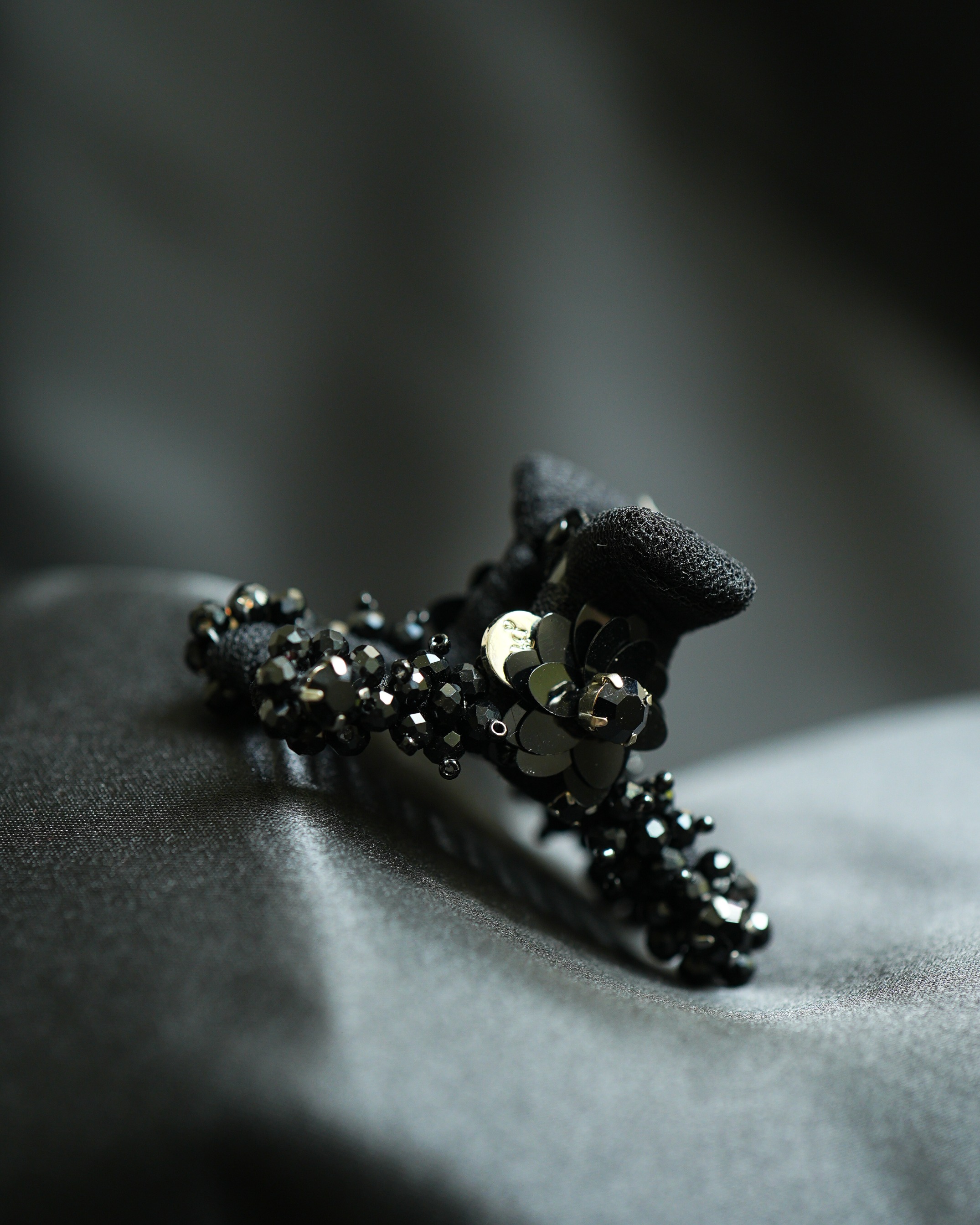 ELEANOR CLAW MEDIUM