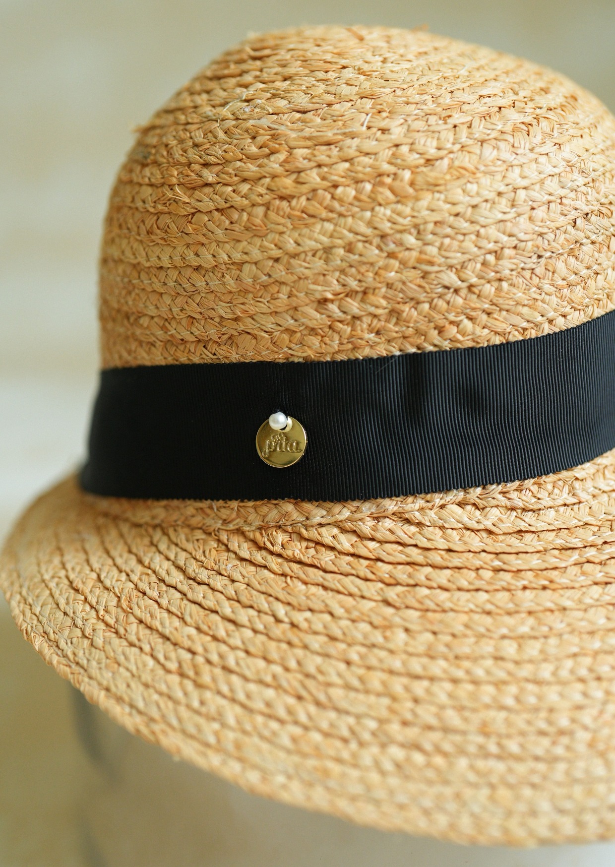 ESCAPE HAT