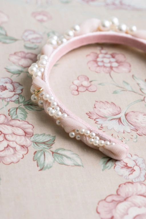 Image of GALA (BANDO)