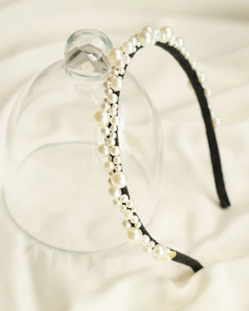 Image of YUE (BANDO)