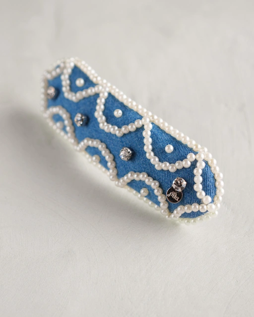 Image of DÉMI FRENCH CLIP