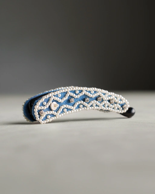 Image of DÉMI BANANA CLIP