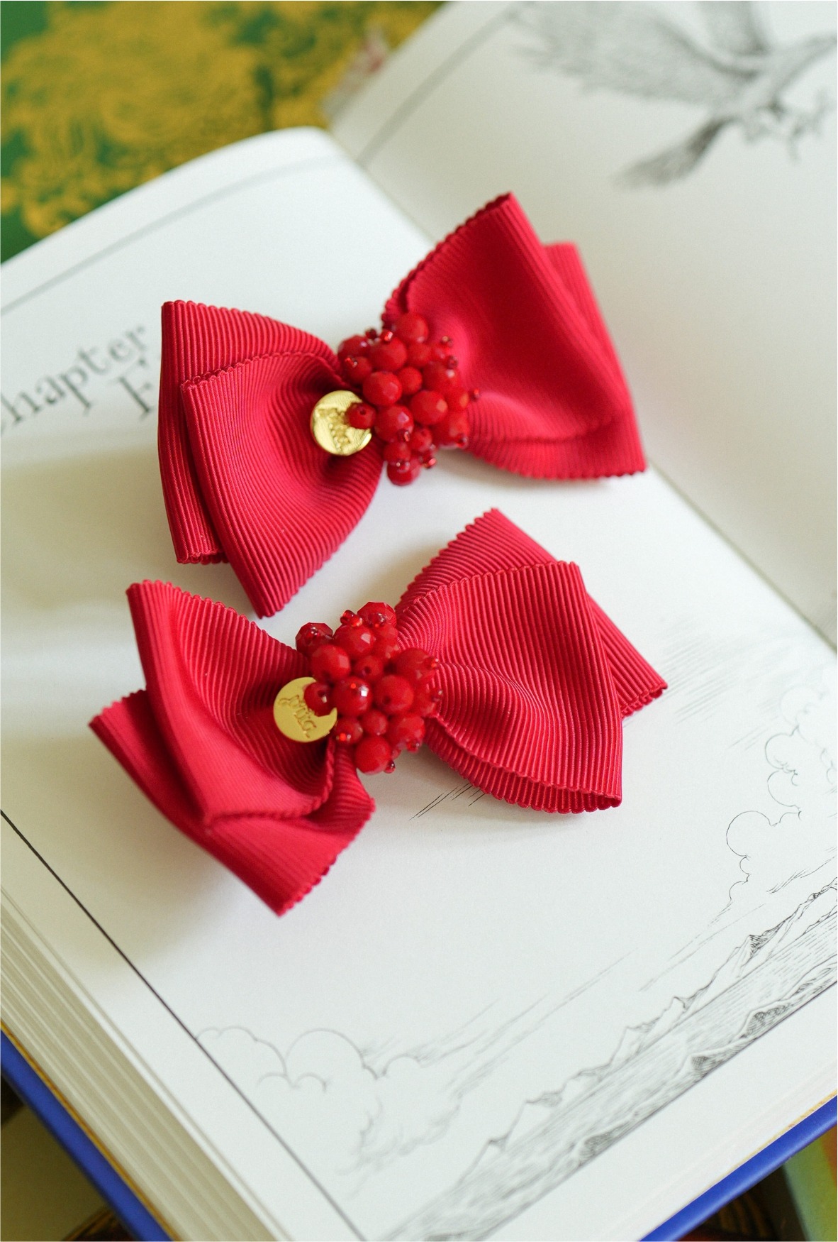 SIGNATURE (ALIGATOR PAIR)