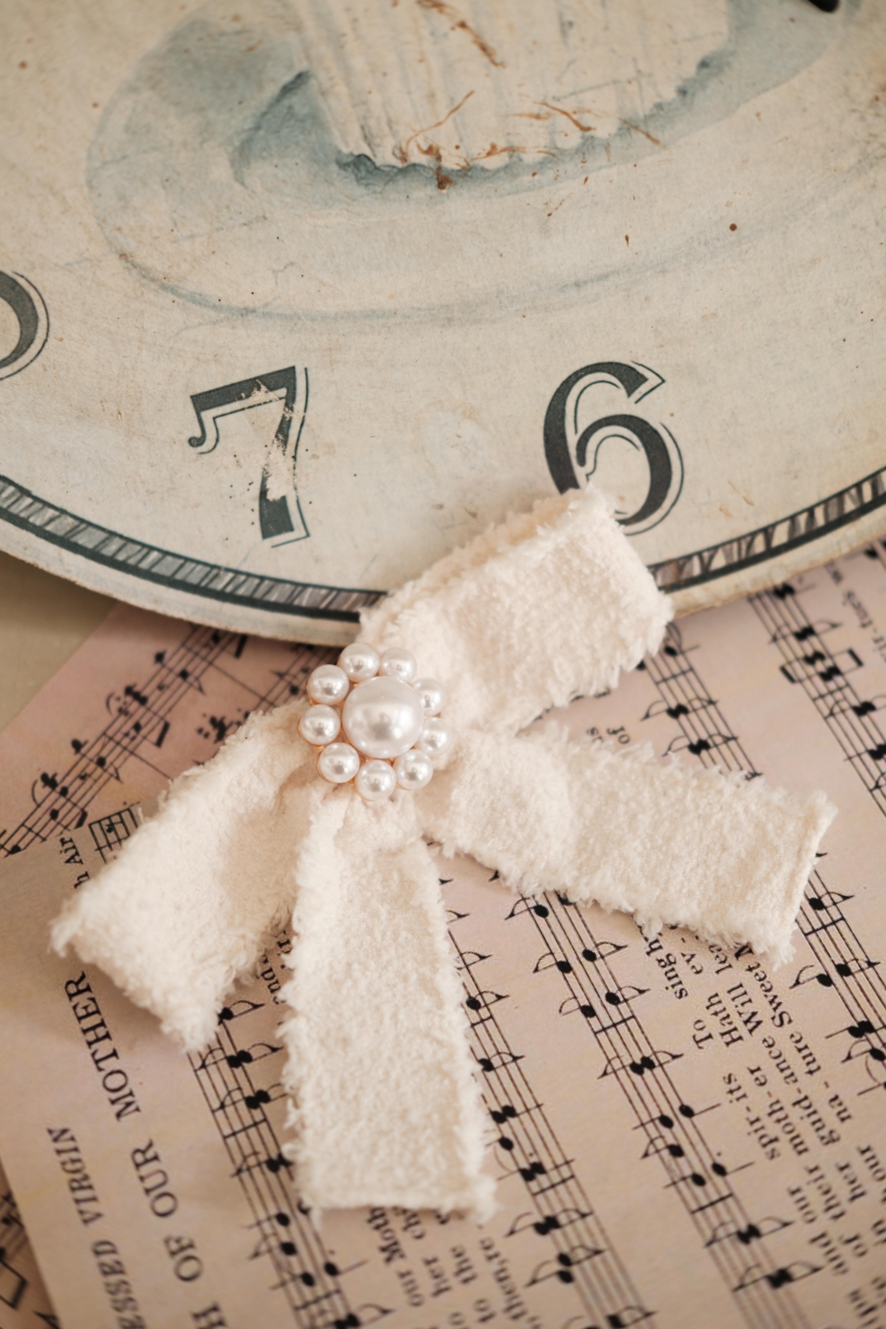 CAFÉ (BROOCH)