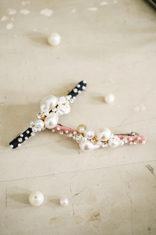 Image of LÌZ FRENCH CLIP