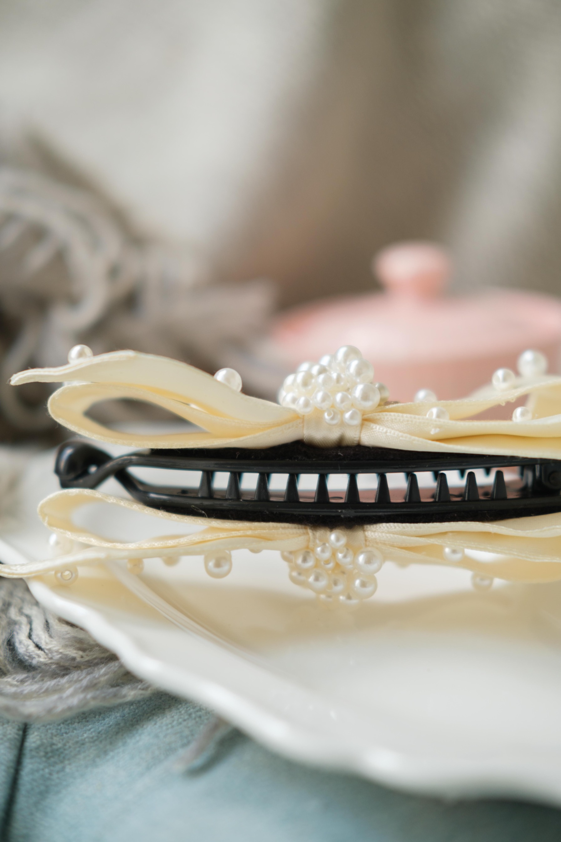 MADEMOISELLE (BANANA CLIP)