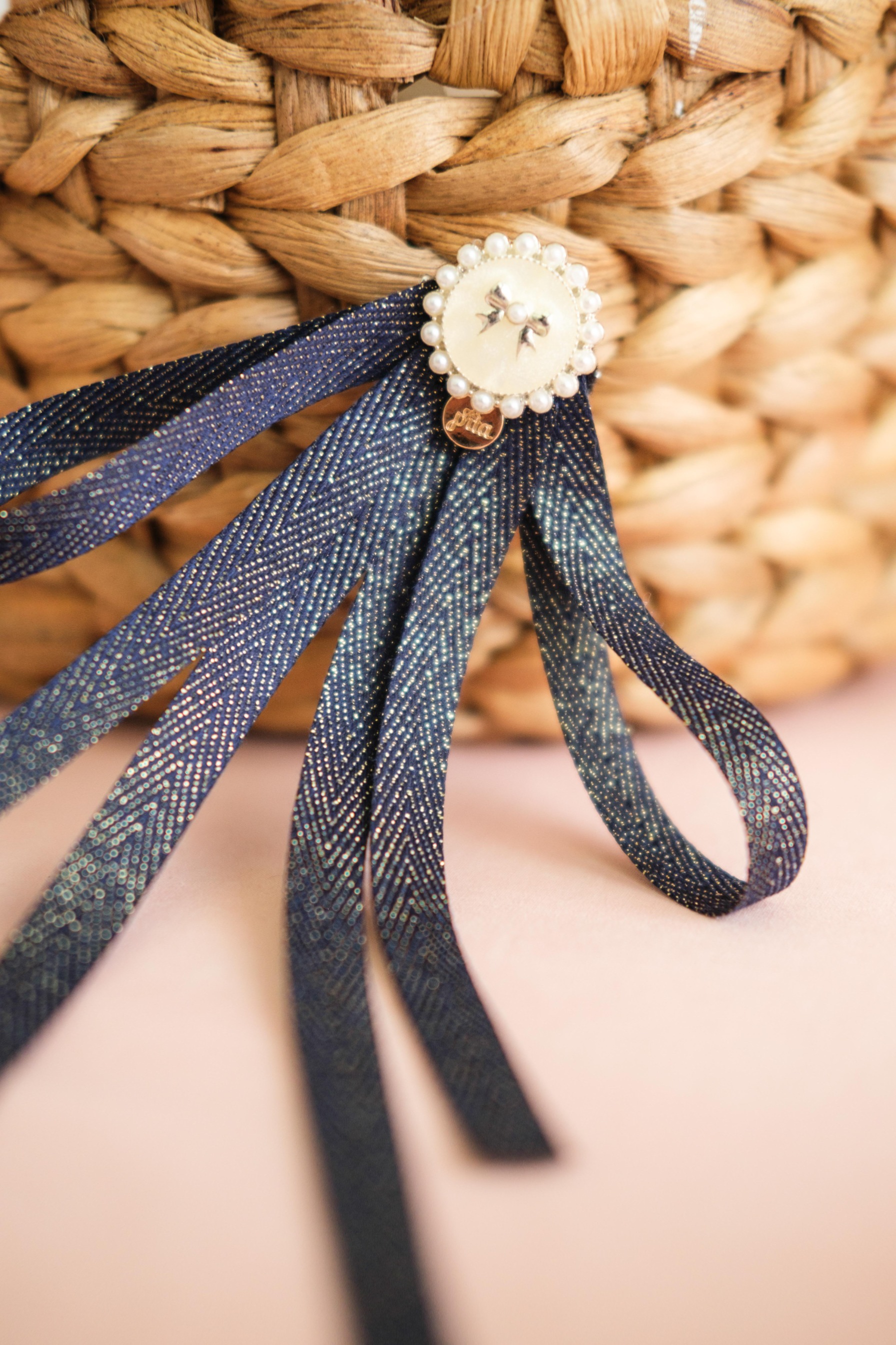 DOUBLE DEADLINE (BROOCH)
