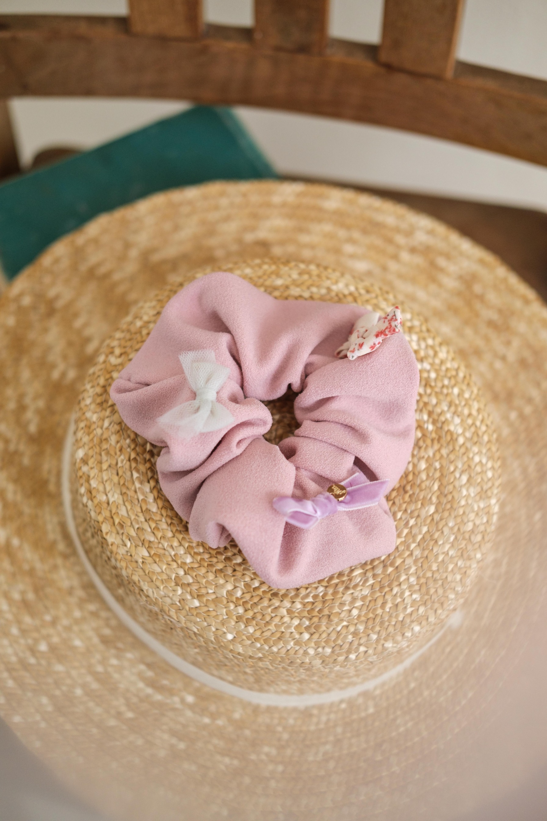 MAMA ( SCRUNCHIE )