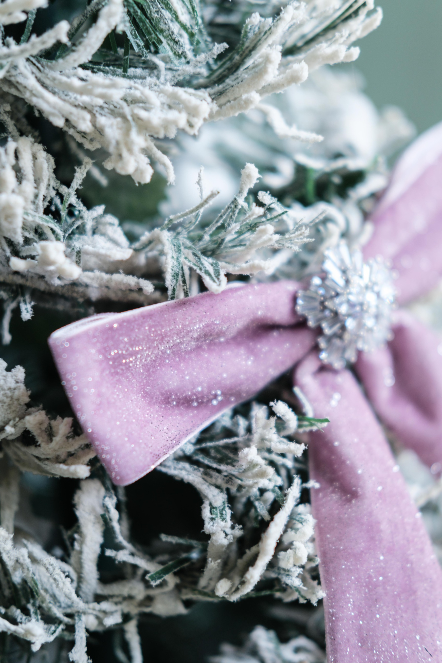 SNOWFLAKE FRENCH CLIP