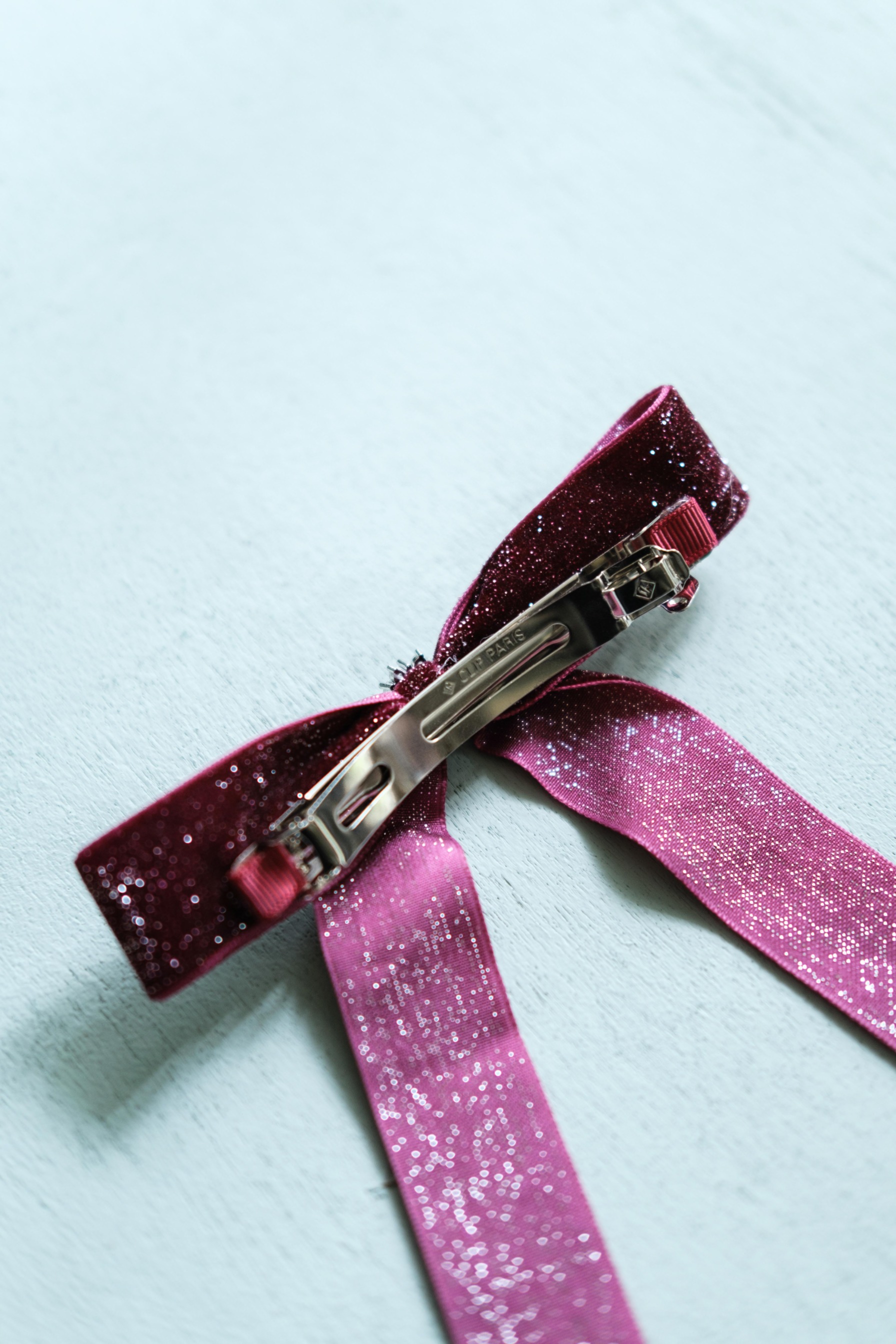 SNOWFLAKE FRENCH CLIP