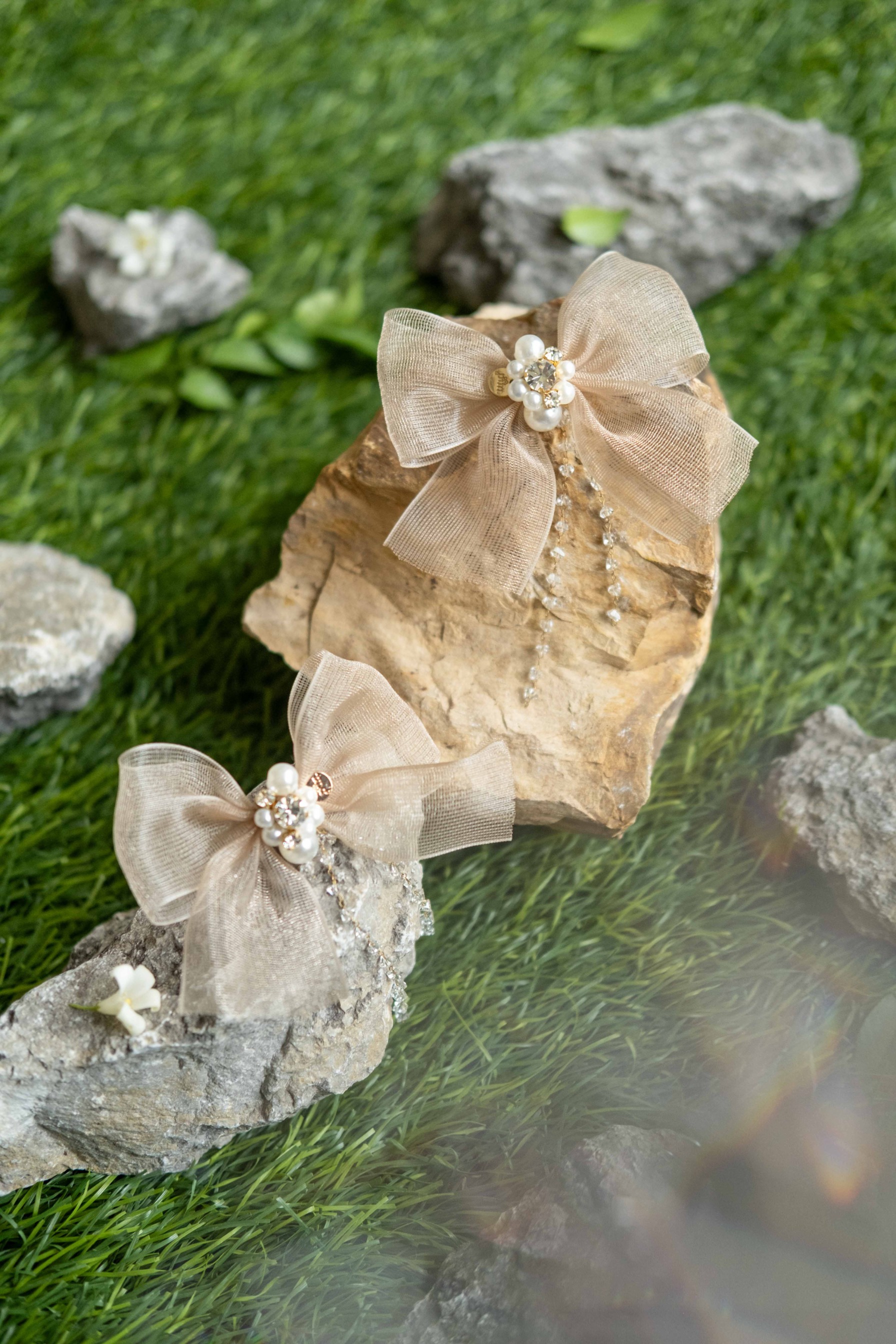 LACEY EARRINGS CUSTARD