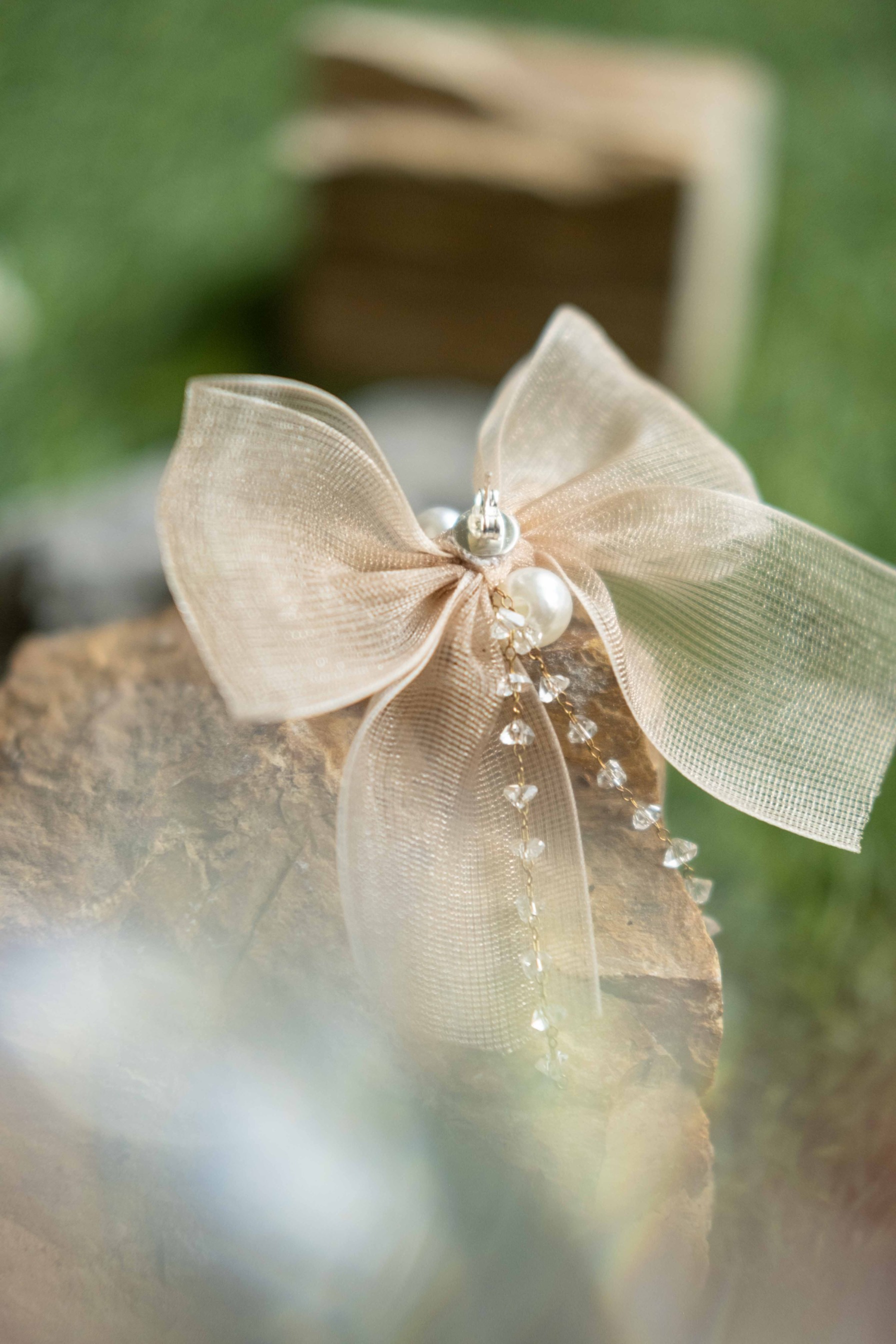 LACEY EARRINGS CUSTARD