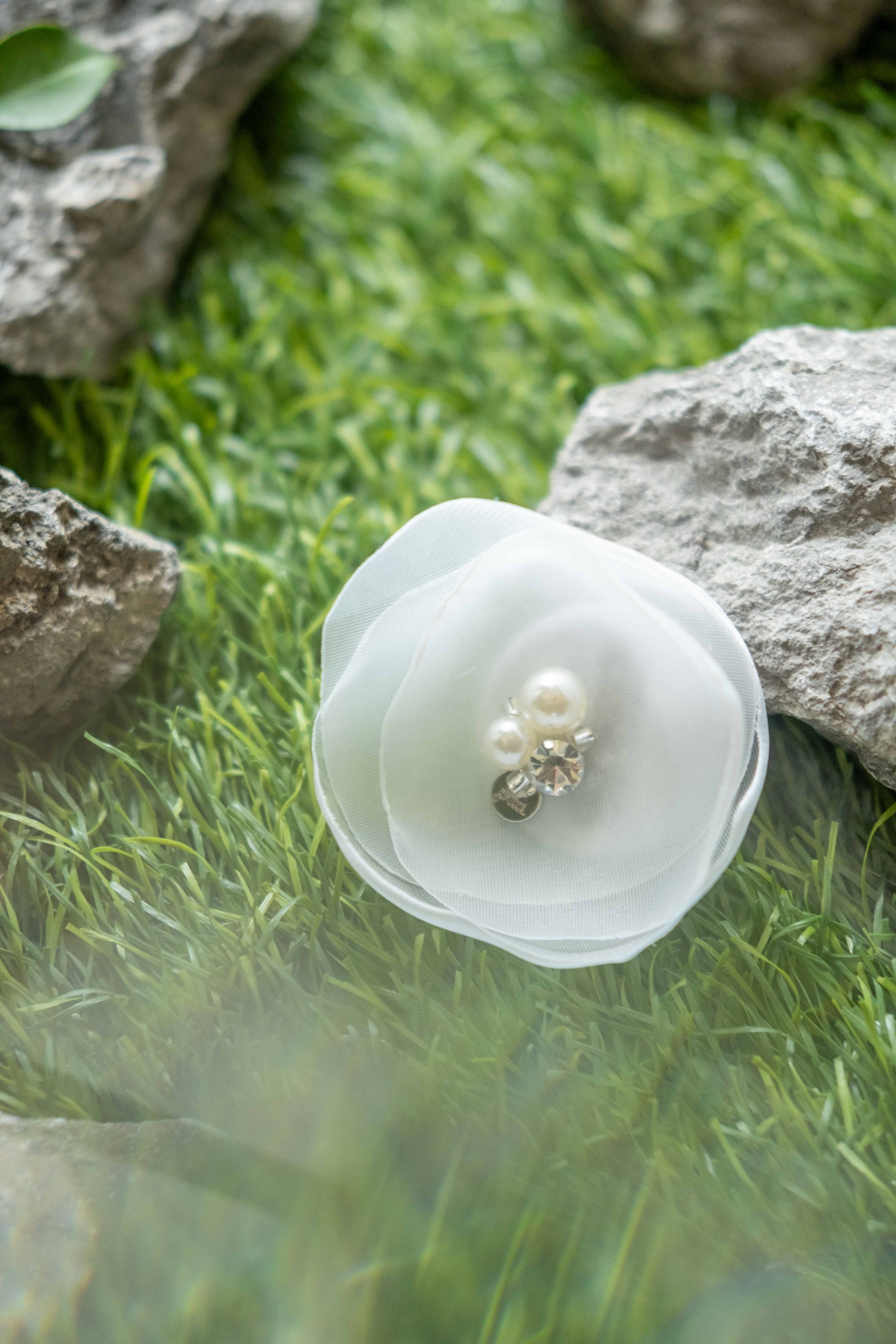 MAGNOLIA BROOCH SET 3