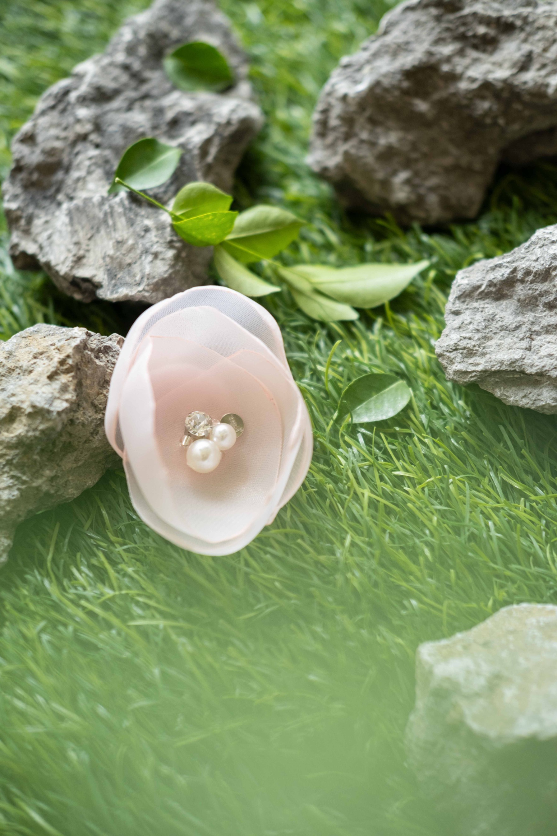 MAGNOLIA BROOCH SET 3
