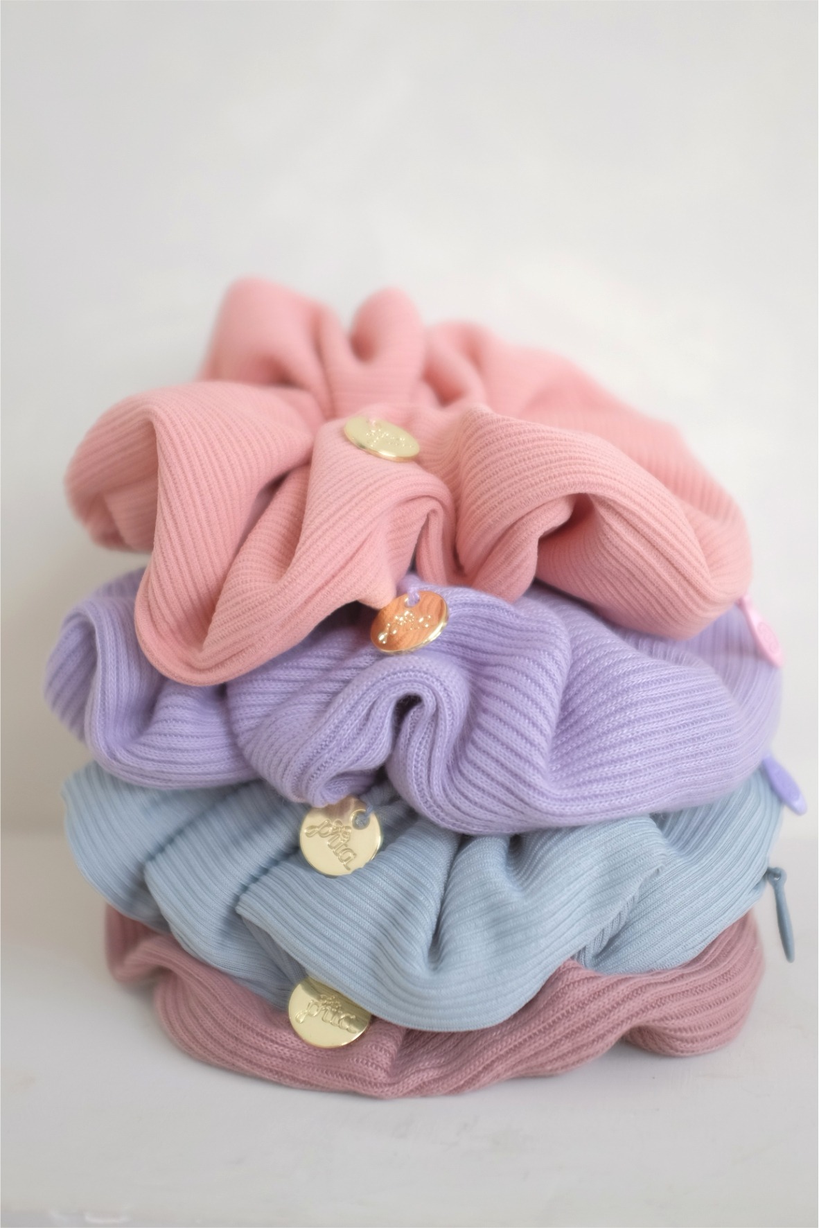SORA ZIPPY (SCRUNCHIE)