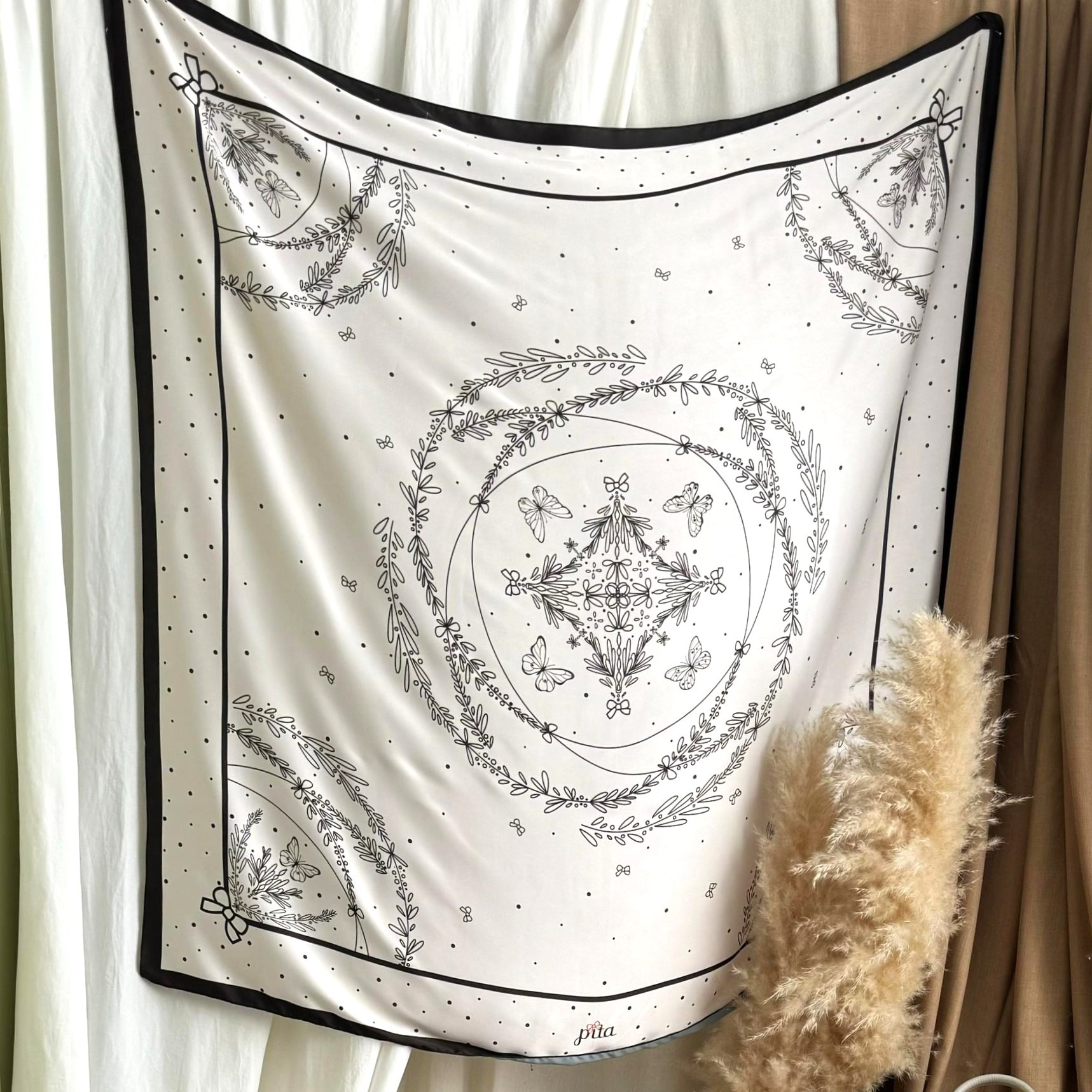 OMOTESANDO SCARF
