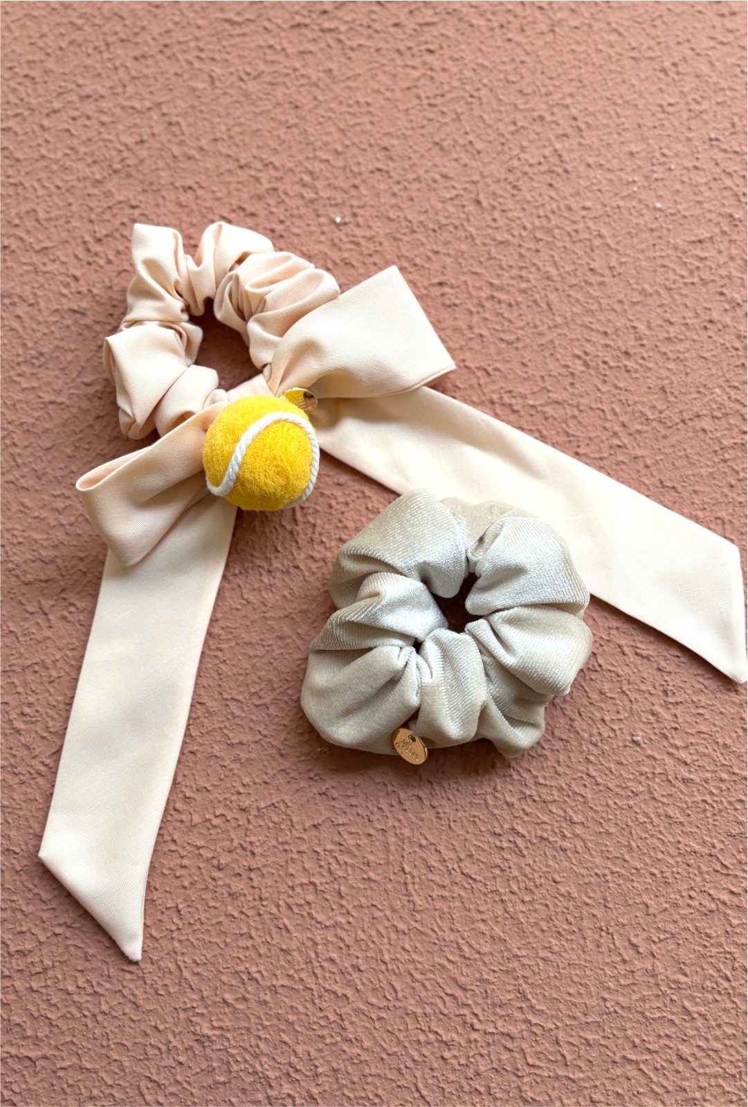 COURT CHARM (SCRUNCHIE SET OF 2)