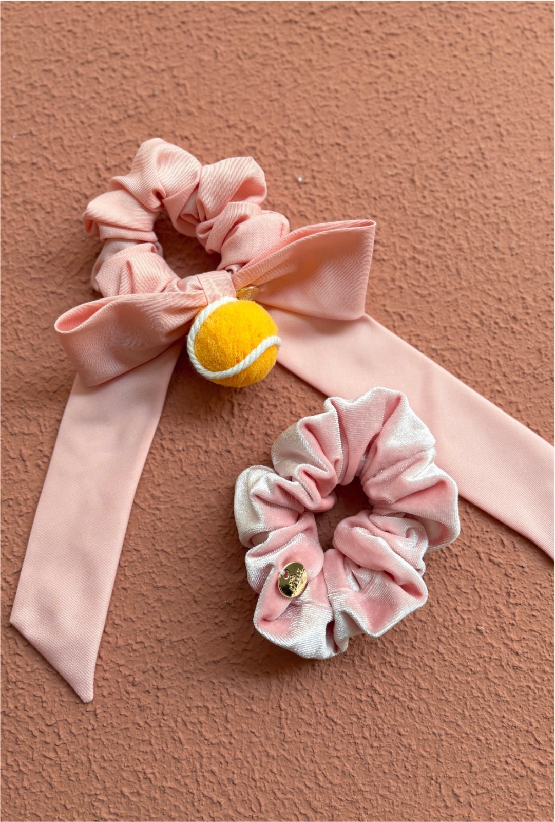 COURT CHARM (SCRUNCHIE SET OF 2)