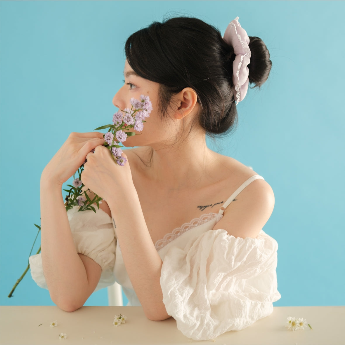 DAISY SCRUNCHIE