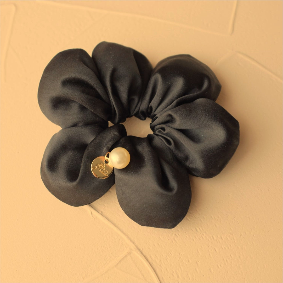 GINA FLOWER SCRUNCHIE