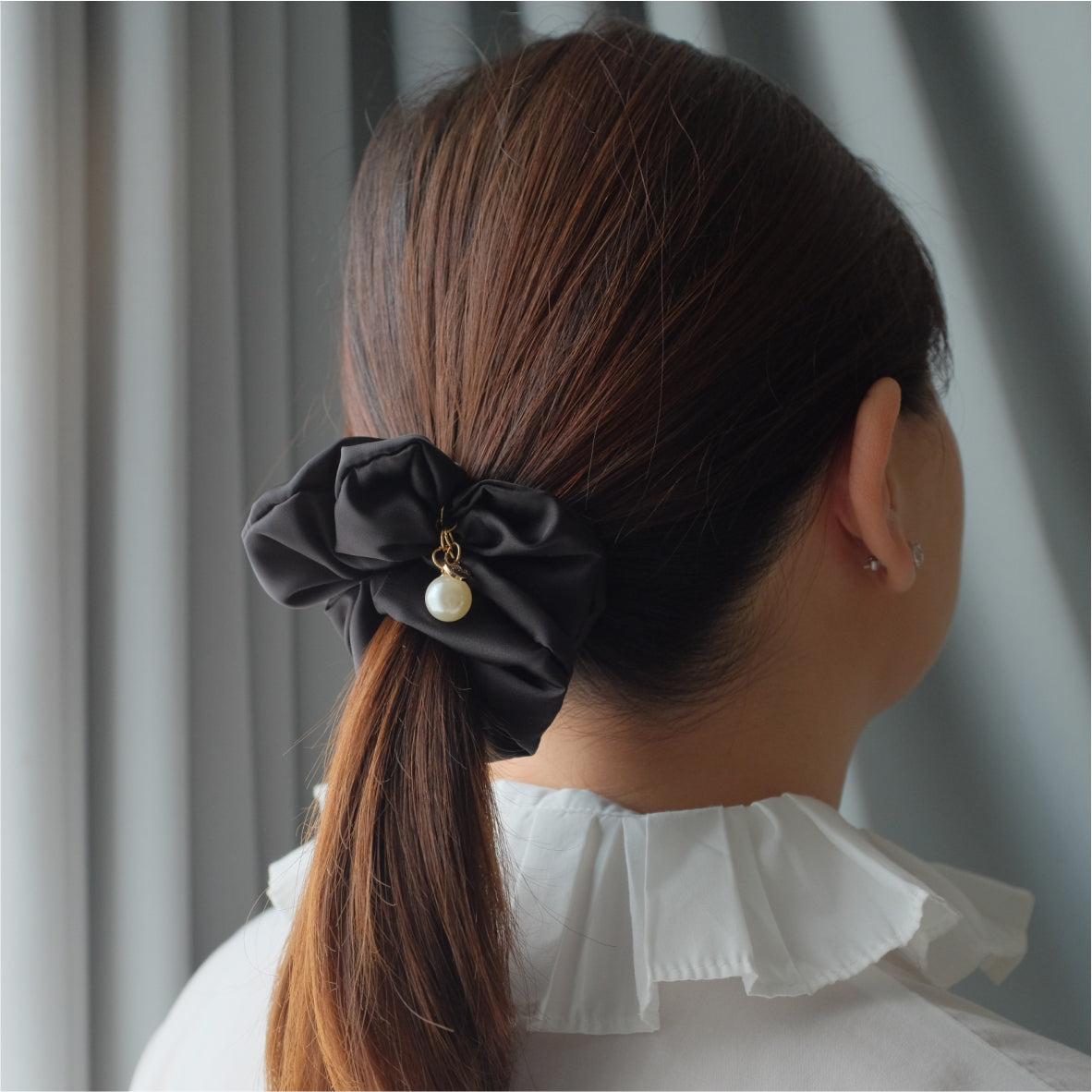 GINA SCRUNCHIE