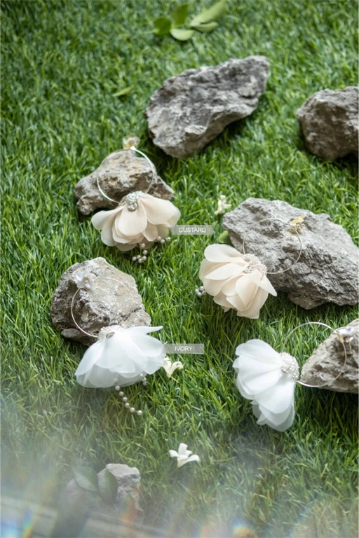 Image of MAGNOLIA EARRINGS