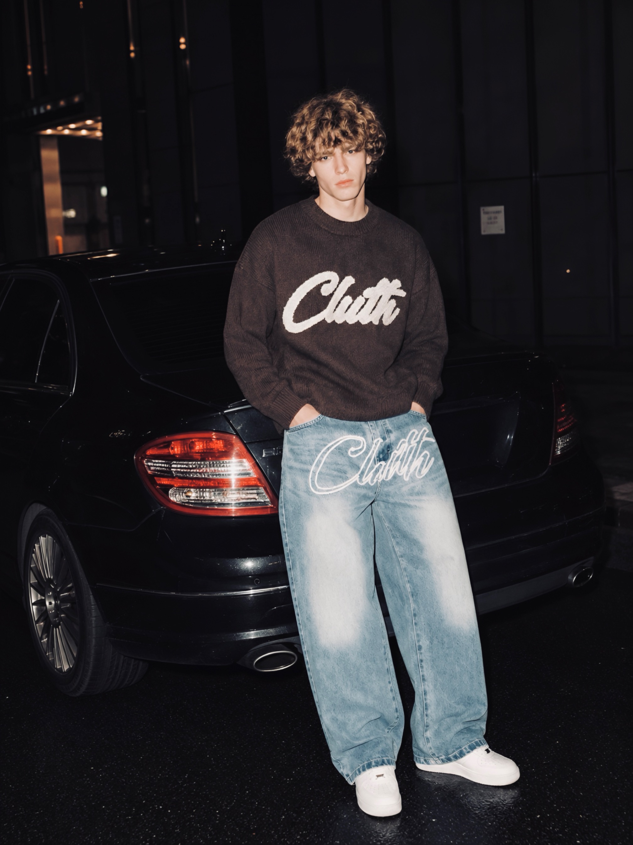 KNITWEAR SIGNATURE CLUTH
