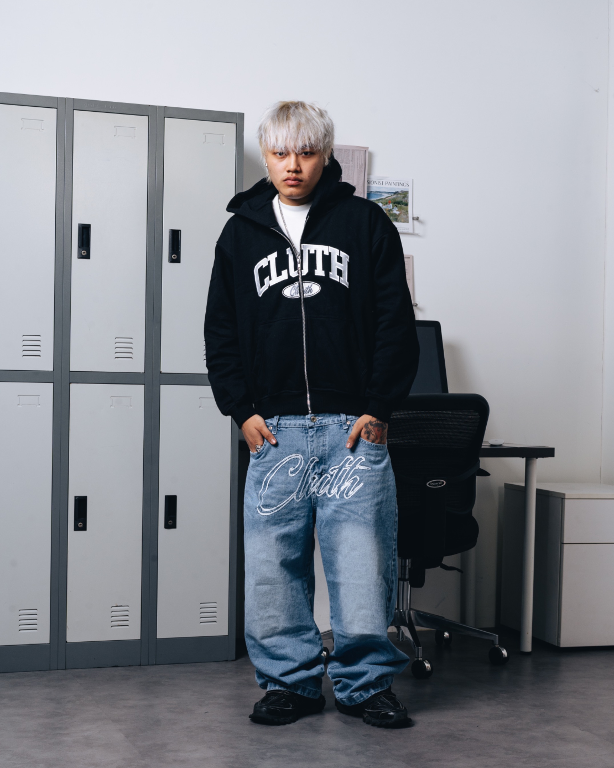 ZIPPER BLACK COLLEGE