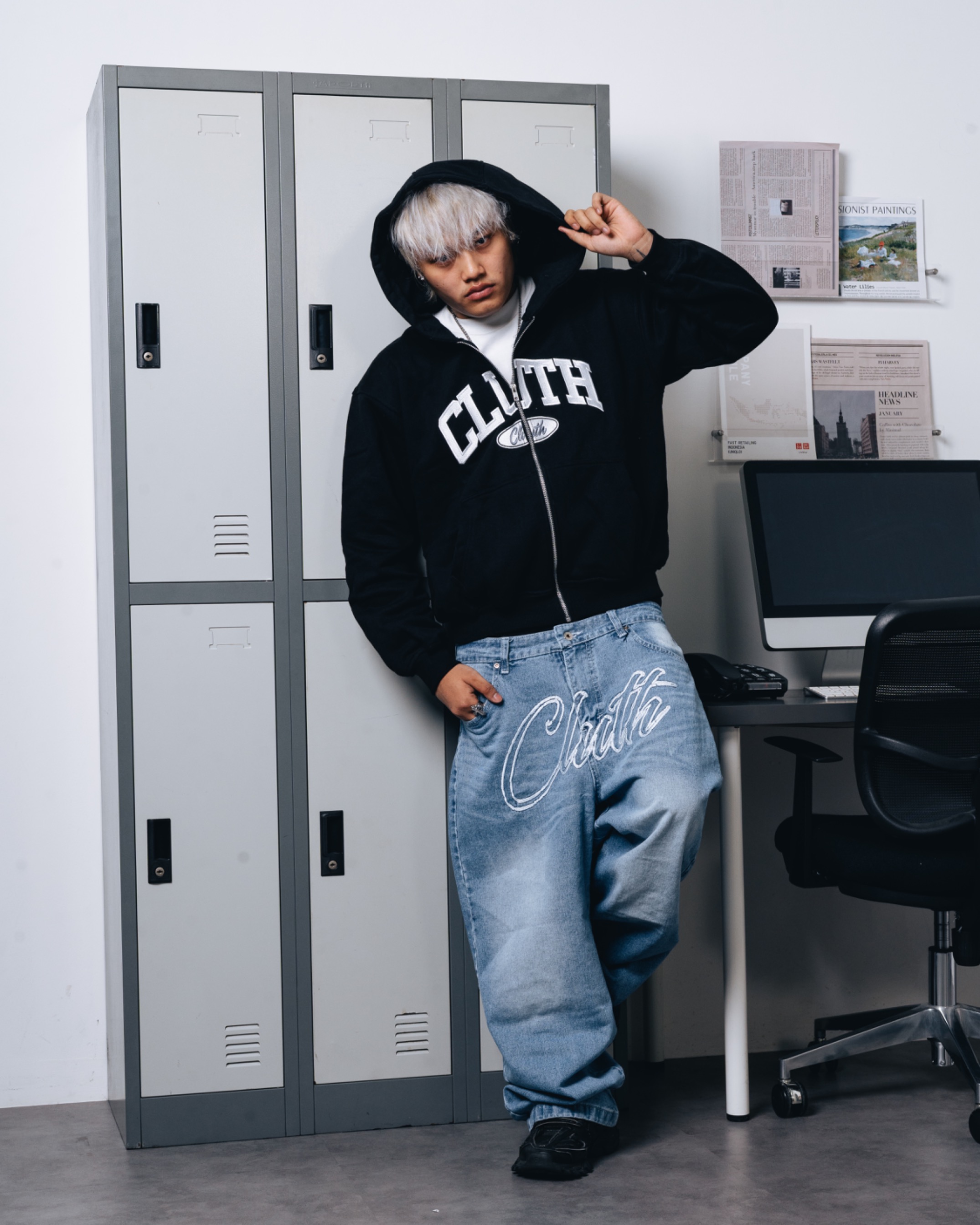 ZIPPER BLACK COLLEGE