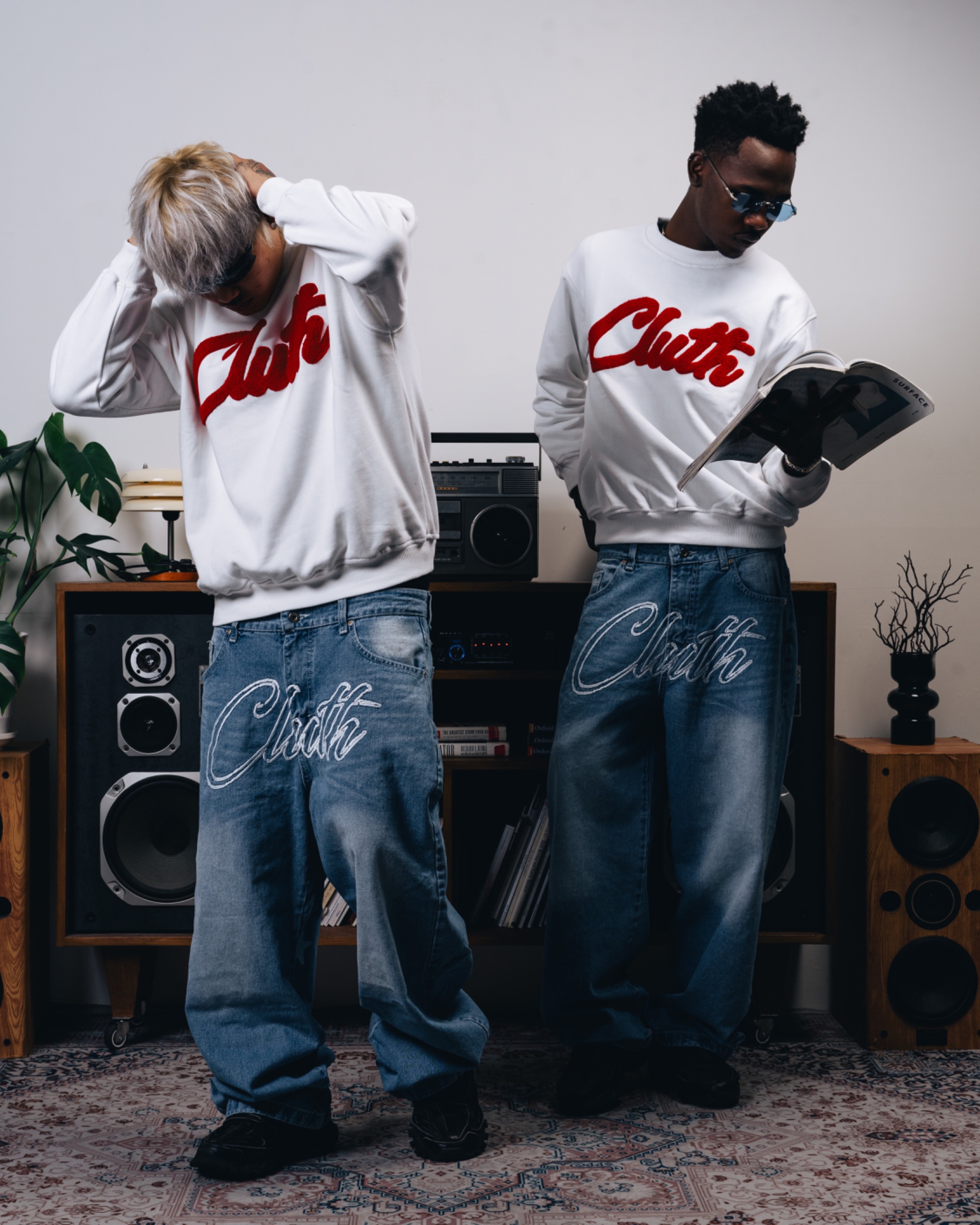 CREWNECK WHITE RED CHERRY