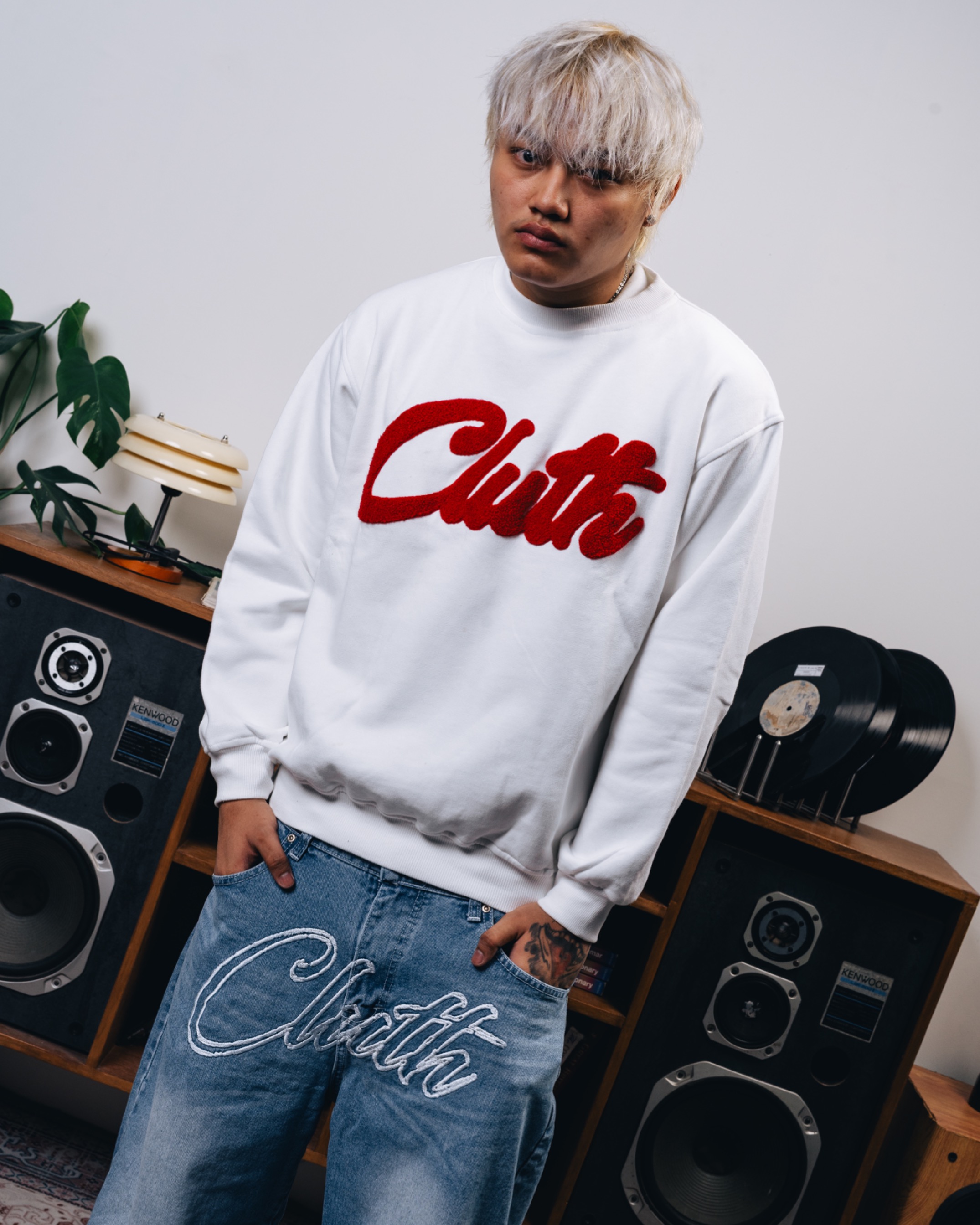 CREWNECK WHITE RED CHERRY