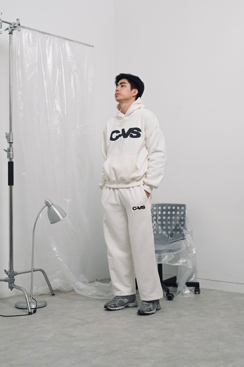 ONE SET HOODIE+ PANTS CVS