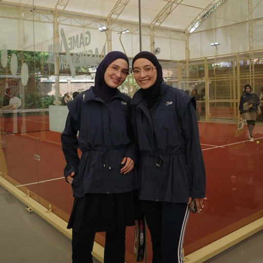 Image of (PRE-ORDER) Oclo Athia Jacket l Jaket Olahraga Wanita Tali Serut Oversized Lengan Panjang Casual Dailywear OCL01564