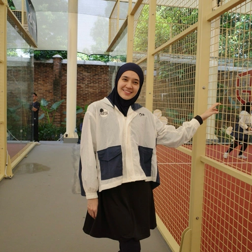 Image of (PRE-ORDER) Oclo Celzy Jacket l Jaket Olahraga Wanita Ruffle l Jaket Hoodie Pocket Plisket Lengan Panjang Basic Casual Dailywear OCL01567