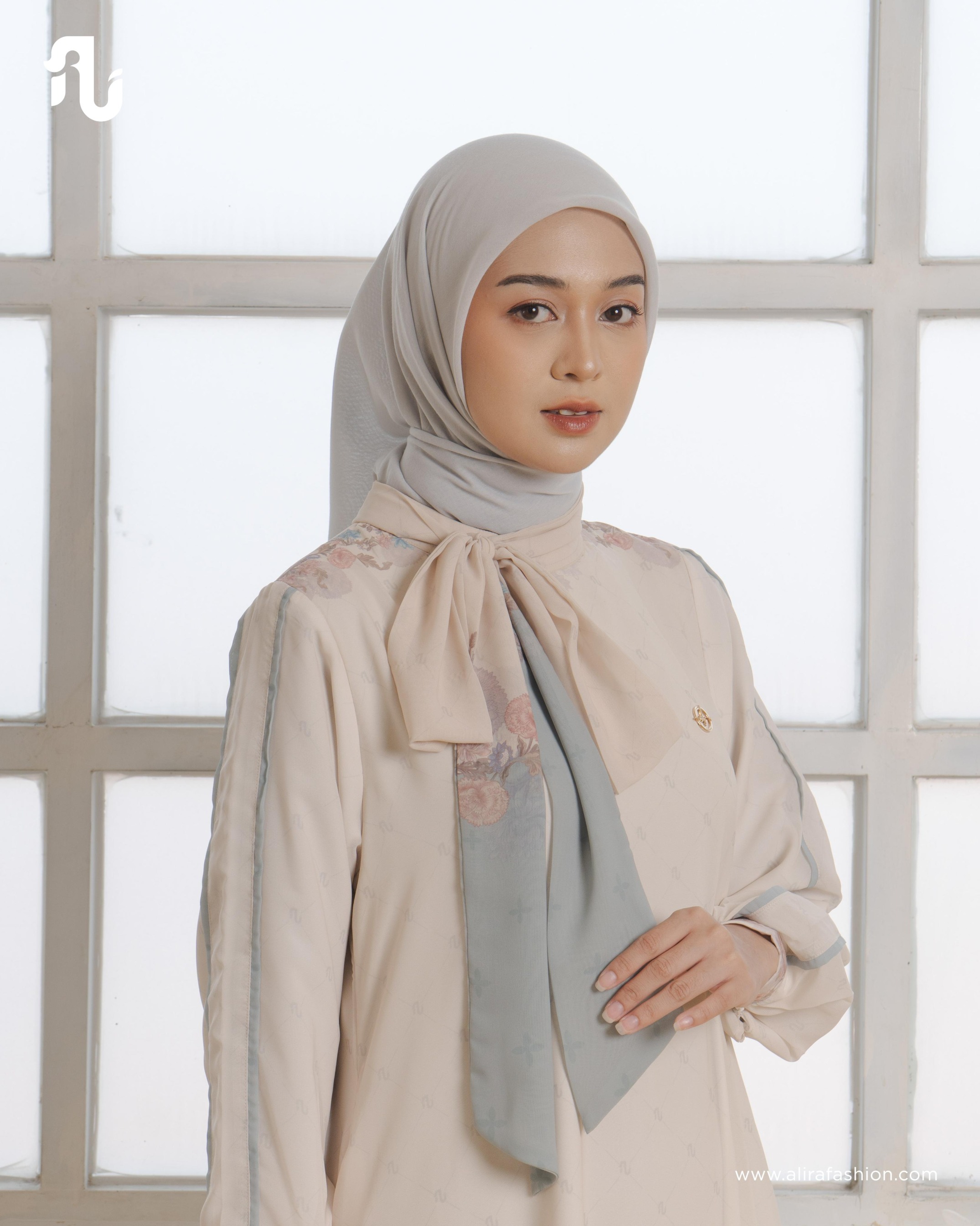 Alana Signature Dress - Alira Indonesia