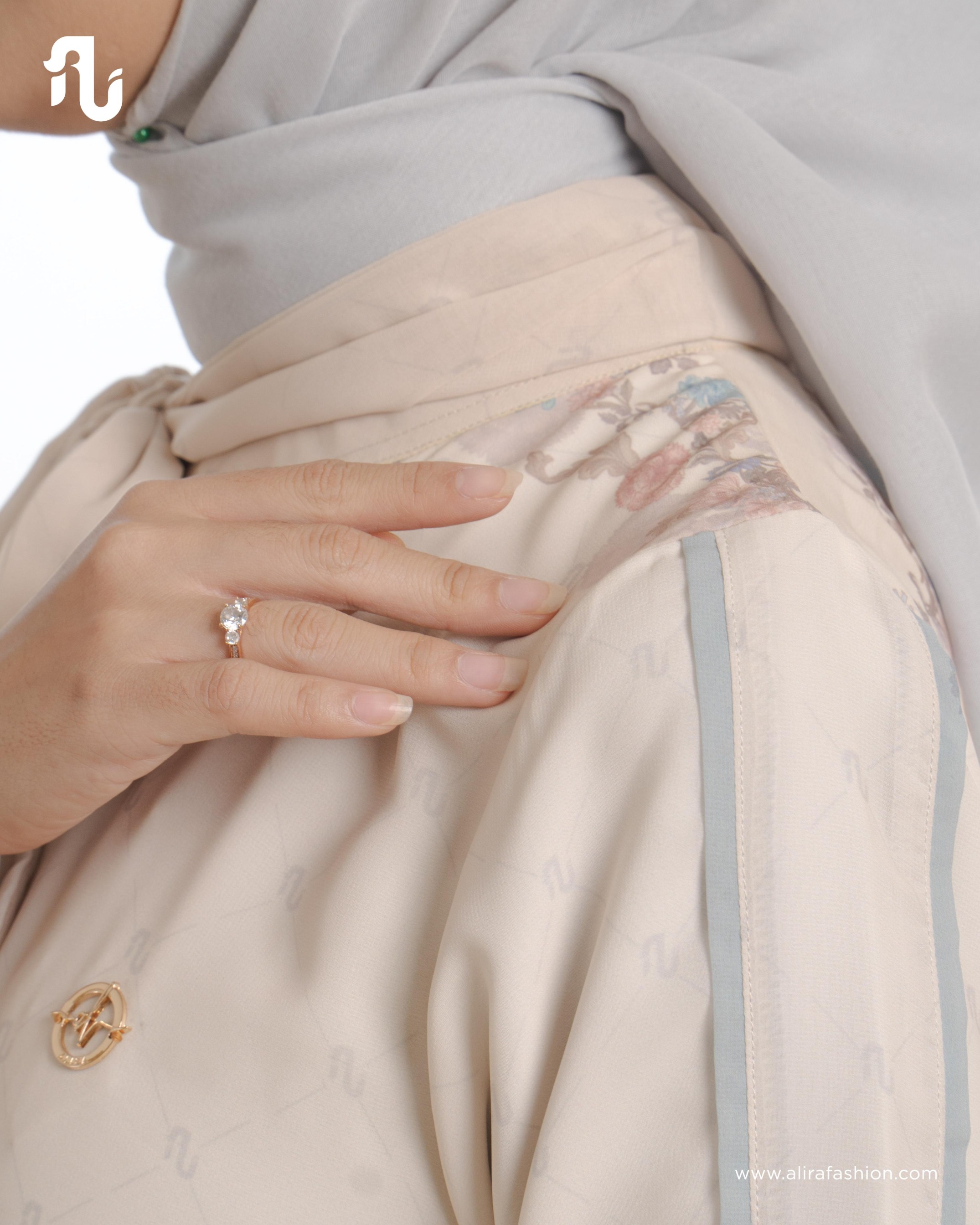 Alana Signature Dress - Alira Indonesia