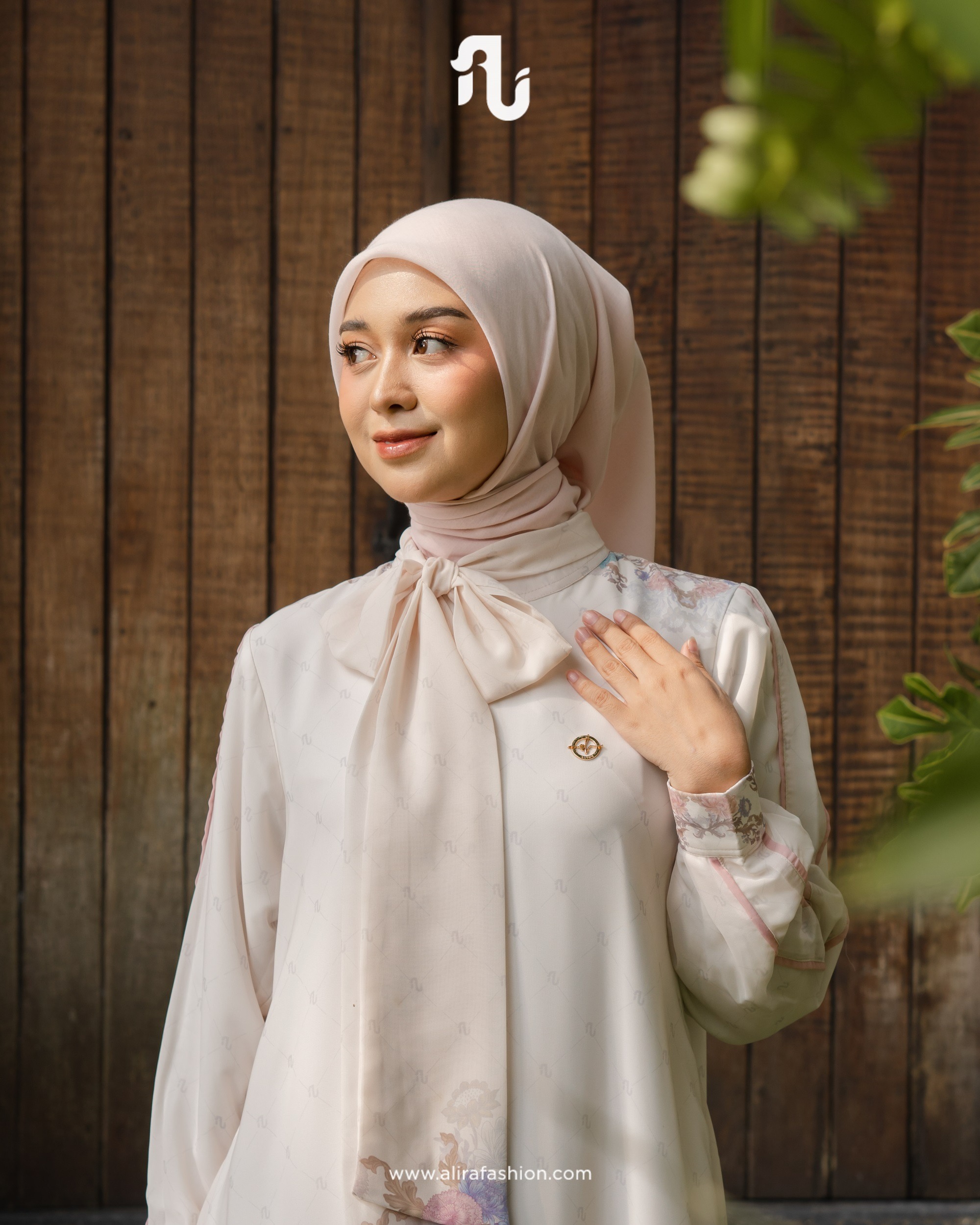 Alana Signature Dress - Alira Indonesia