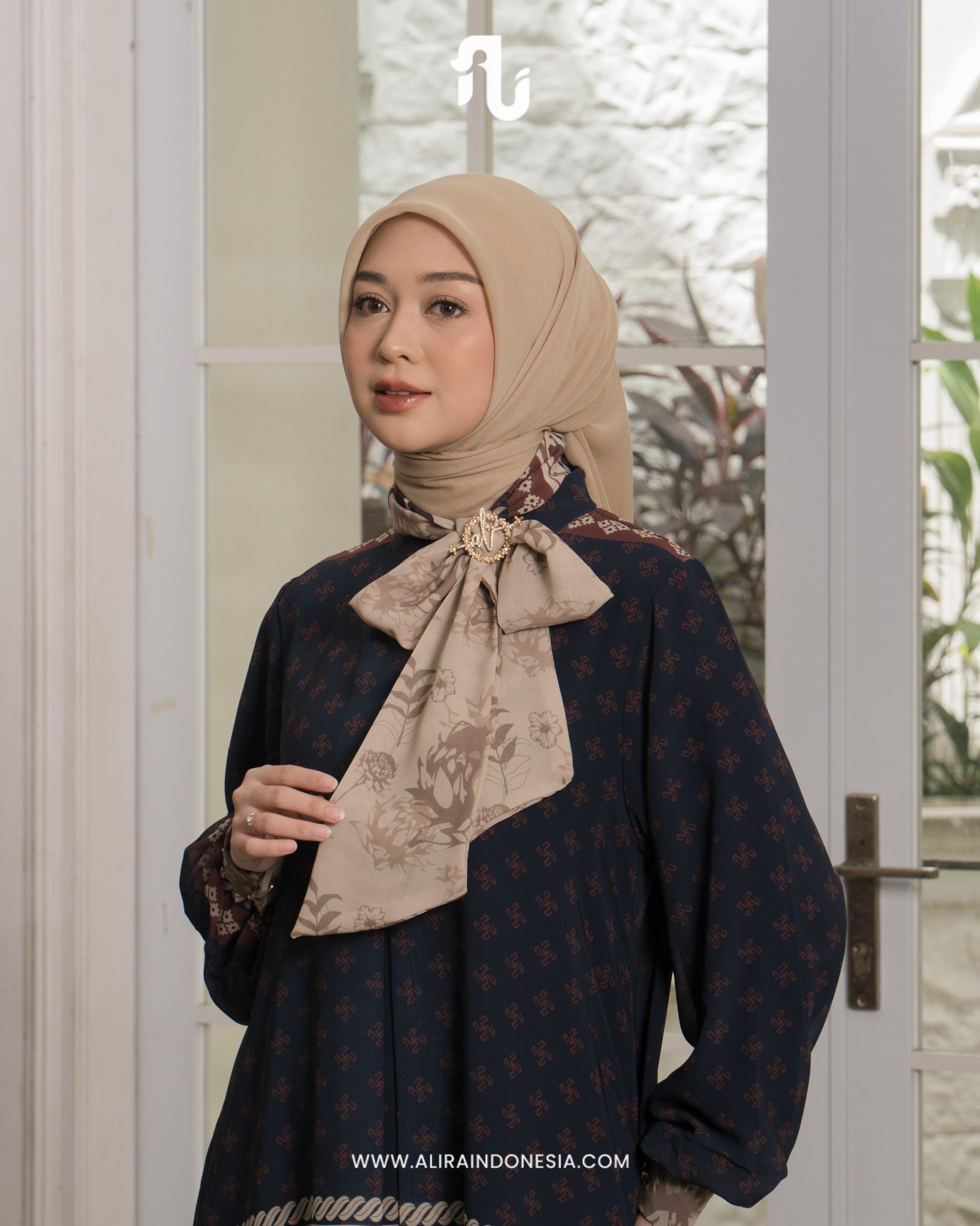 Areesa Signature Dress - Alira Indonesia