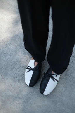 FLAT SHOES 